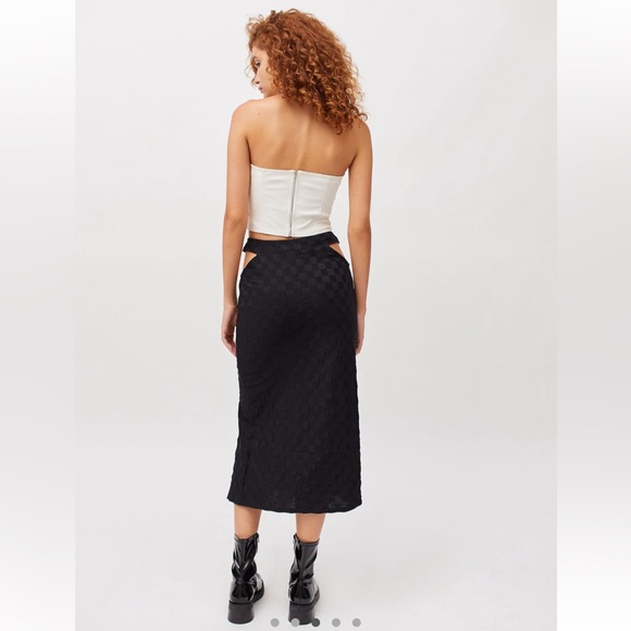 UO V-Strap Midi Skirt - Picture 5 of 7